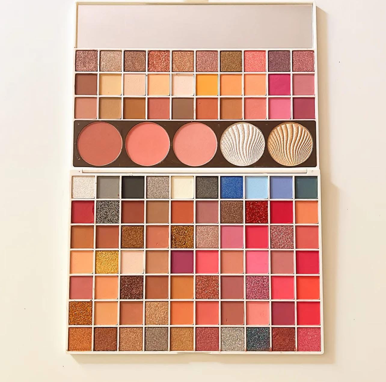 Might cinema professional palette Eyeshadow 105 color