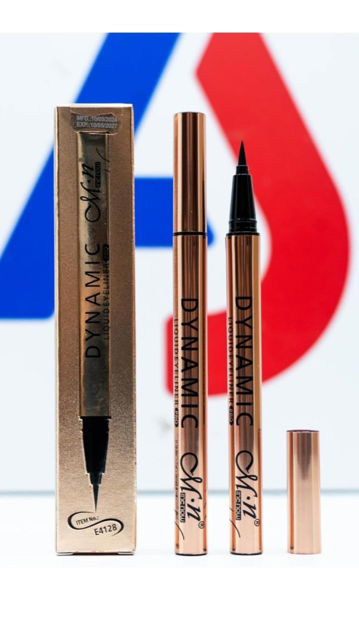 M.N New Dynamic Liquid Eyeliner Black - E480