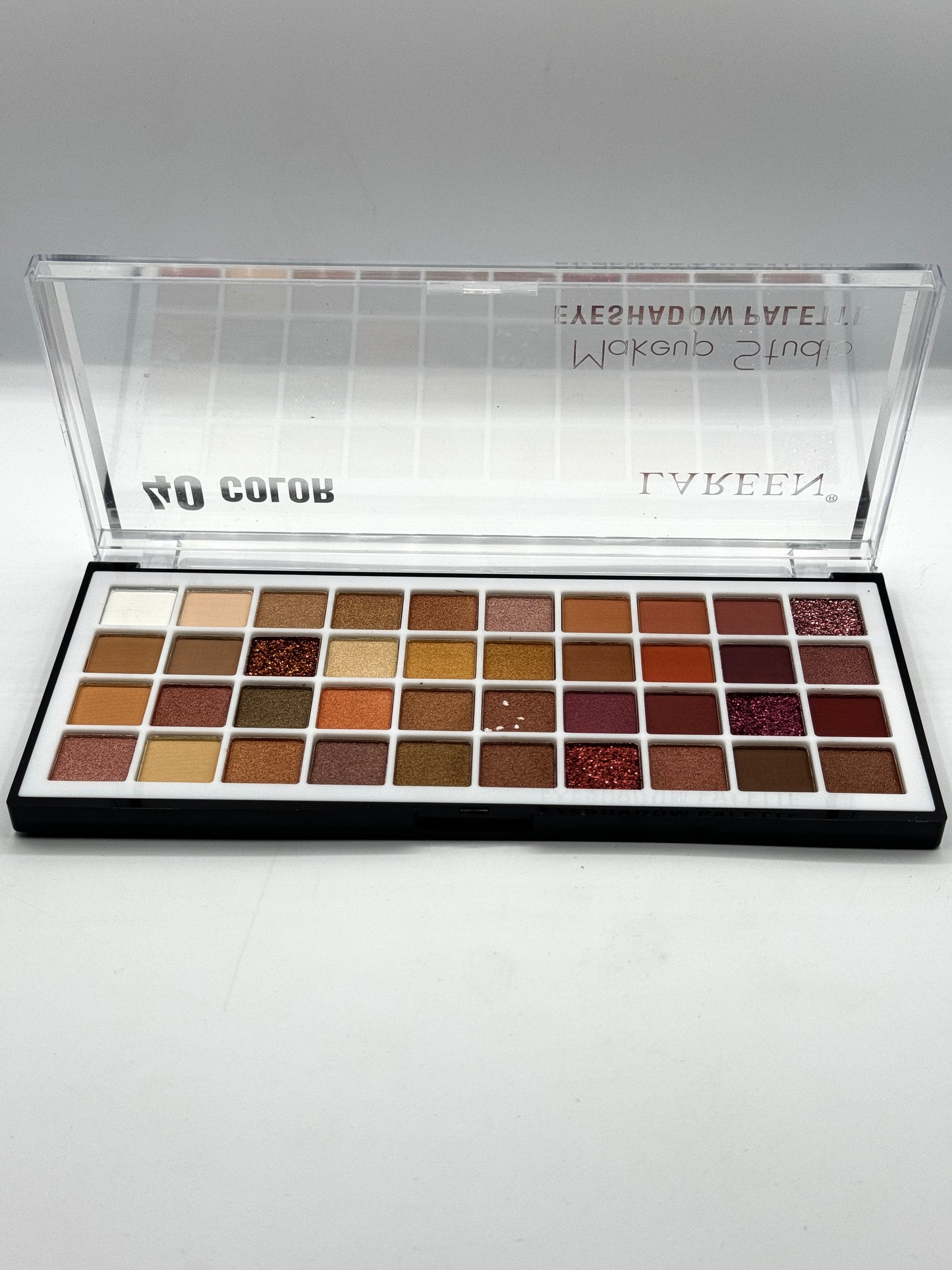 Lareen Makeup Studio eyeshadow palette