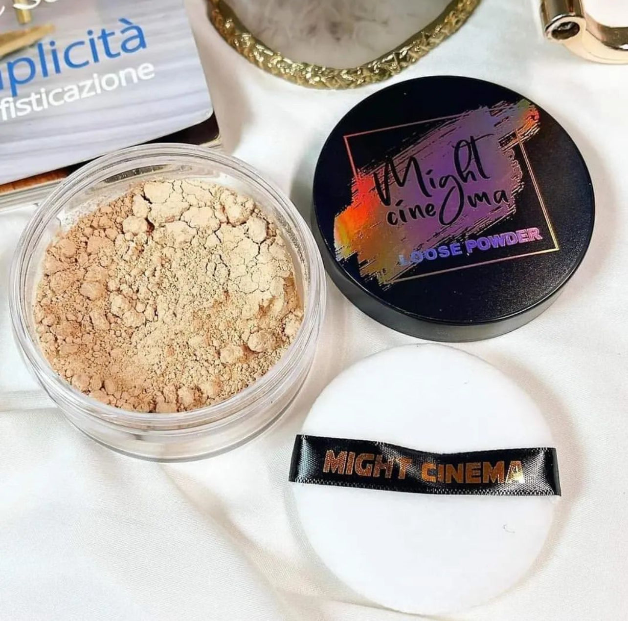 Might Cinema Loose Powder Matte finish With sponge