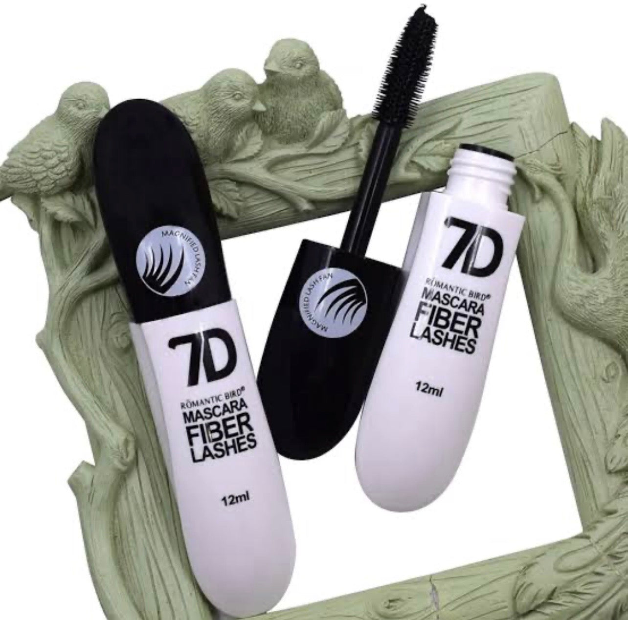 Black Lipuid Lash Extensions Mascara For Lengthening and Volumizig Eyelashes