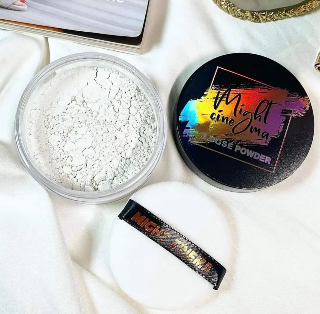 Might Cinema Loose Powder Matte finish With sponge