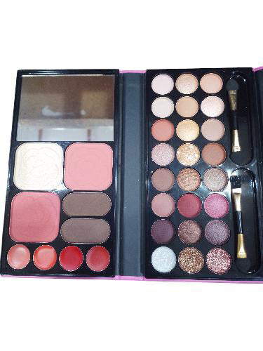 Lareen lovely love eyeshadow palette