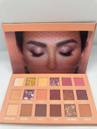 Huda Berry nude eyeshadow palette